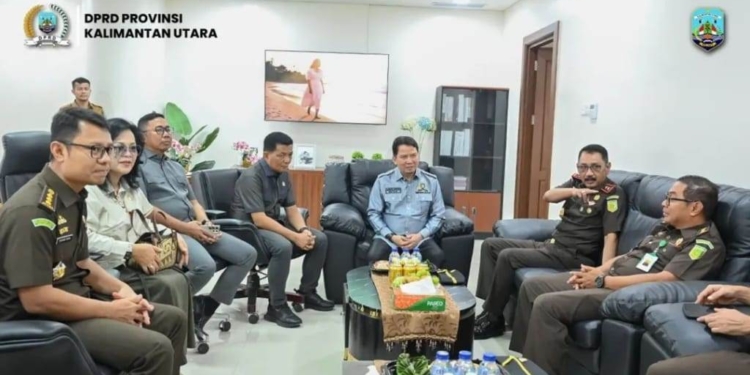 Anggota DPRD Kaltara Menerima Silaturahmi Kepala Kejati