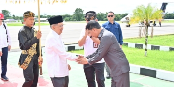 Wakil Ketua DPRD Kaltara Ikut Sambut Kedatangan Jusuf Kalla di Tanjung Selor