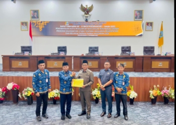 Pemprov Kaltara Serahkan Nota Pengantar Raperda APBD Tahun 2026 ke DPRD