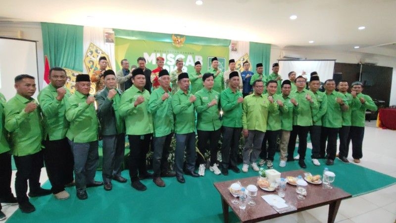 Kader PKB se-Kaltara berfoto bersama usai pembukaan muscab. (foto: jendelakaltara.co)
