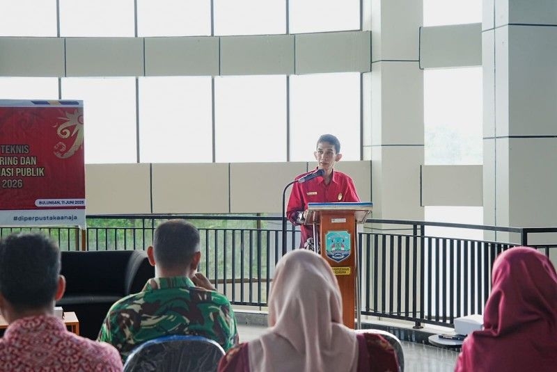 Ketua Komisi Informasi Kaltara, Fajar Mentari sampaikan arahan. (foto: DKISP Kaltara)