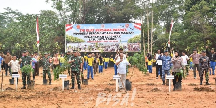 Gelar Aksi Tanam Pohon di Bundayati, Wabup Ajak Warga Rawat Lingkungan