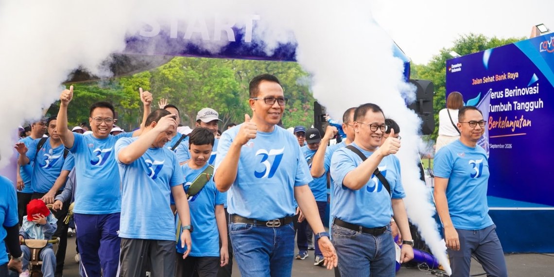 Rayakan HUT Ke-37, Bank Raya Hadirkan Pengalaman Raya Active melalui Jalan Sehat
