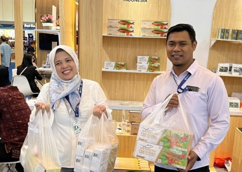 Produk Dbaloy berupa olahan bandeng tanpa diri urut meramaikan hasil UMKM Kaltara turut ramaikan Trade Expo Indonesia (TEI) 2026. (foto: KPwBI Kaltara)